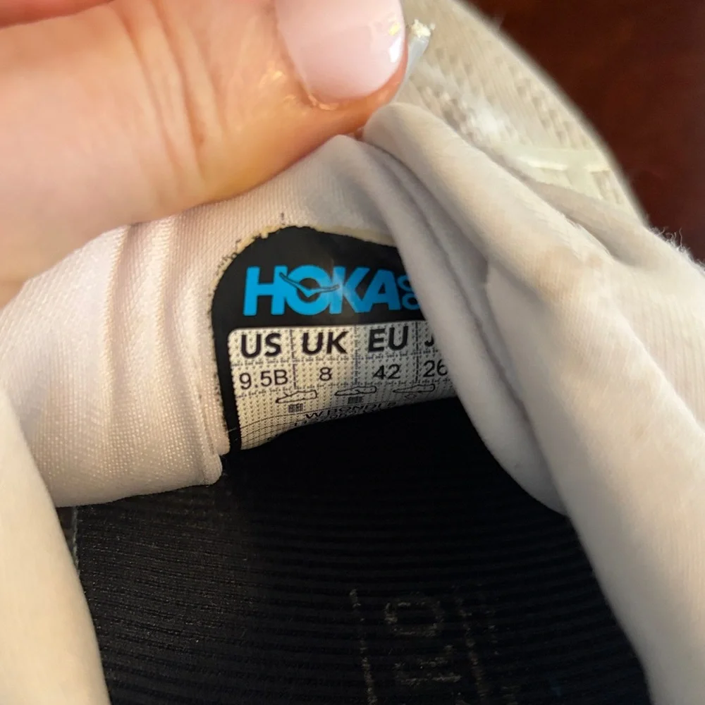 Hoka 9.5 women’s Bondi 8 Athletic Sneakers - Picture 6 of 6